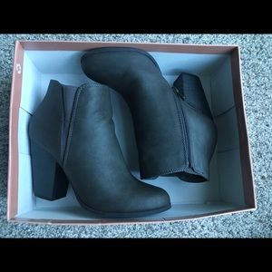 NWT short dark boots by fergalicious - size 7